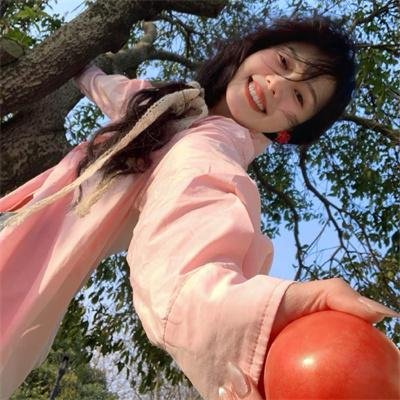绿茵春色